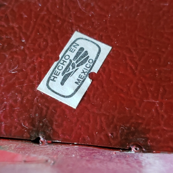 Red Metal Arrow Decor - Picture 6 of 10